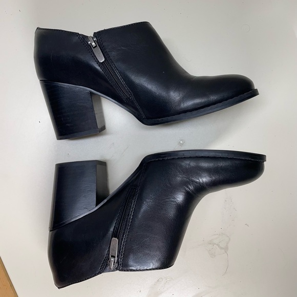 Clarks Narrative Womens Sz7,5 M Ankle Boot Black Leather Zip Block heel - Picture 7 of 12